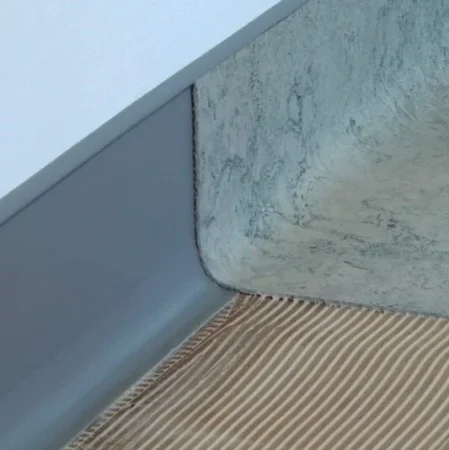 Коннелюрный односоставной плинтус Bonkeel Prof Серый (95х2700мм) в Уфе